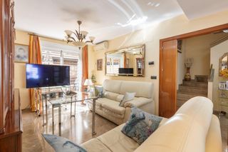 Casa adossada a Poniente. Exclusiva vivienda unifamiliar con patio privado en armilla!