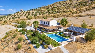 Chalet in Santa Cruz del Comercio. Impresionante finca rústica con dos villas, piscina y casi cinco