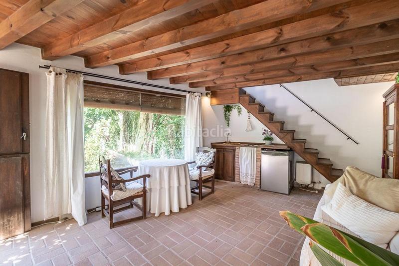 Foto e6c01a2b-e48e-43c7-a59c-69a82a943ce8. Chalet carmen con espectacular jardin y piscina en paseo del salón en Granada