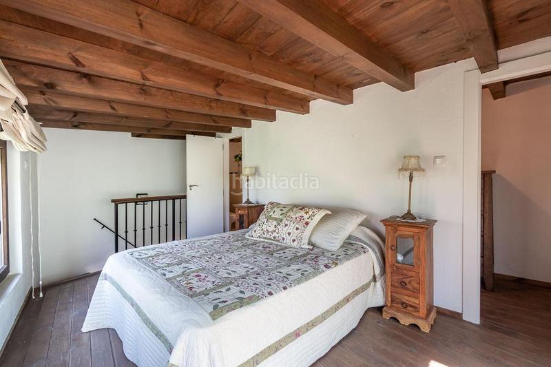 Foto fc1ce02b-62d3-4ed8-9391-94c10219a45f. Chalet carmen con espectacular jardin y piscina en paseo del salón en Granada