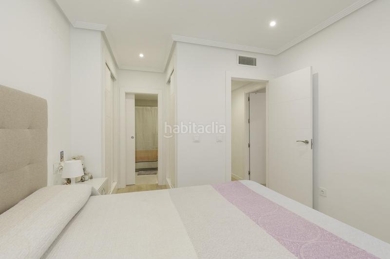 Foto 1b59b758-a11d-4442-8f1e-0c0723dee9ad. Piso tu nuevo hogar te espera! piso de ensueño con terraza, piscina y listo para entrar a vivir. en Granada