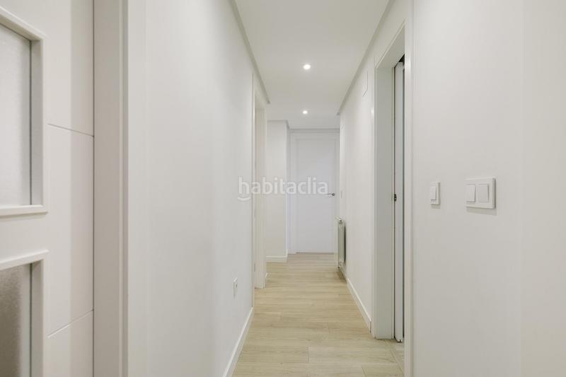 Foto 1ec1ac53-a5f4-4e33-8f9a-5b7b822d9691. Piso tu nuevo hogar te espera! piso de ensueño con terraza, piscina y listo para entrar a vivir. en Granada