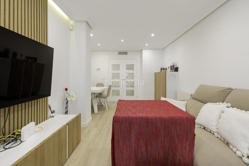 Foto 3d00ddfe-390a-4e9c-81bb-584d957a5e87. Piso tu nuevo hogar te espera! piso de ensueño con terraza, piscina y listo para entrar a vivir. en Granada