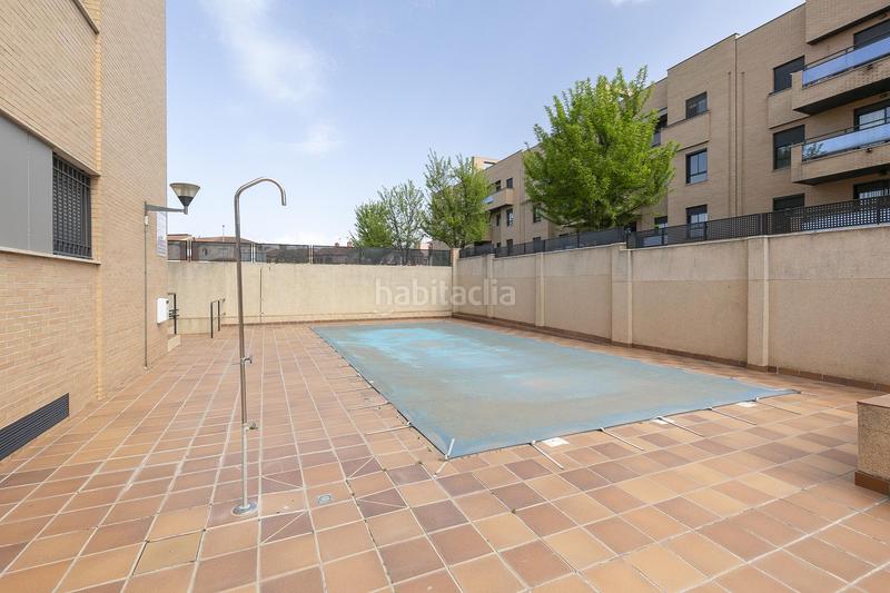 Foto 4f69d8ec-d494-4dd0-ae1e-689f9c71a86c. Piso tu nuevo hogar te espera! piso de ensueño con terraza, piscina y listo para entrar a vivir. en Granada