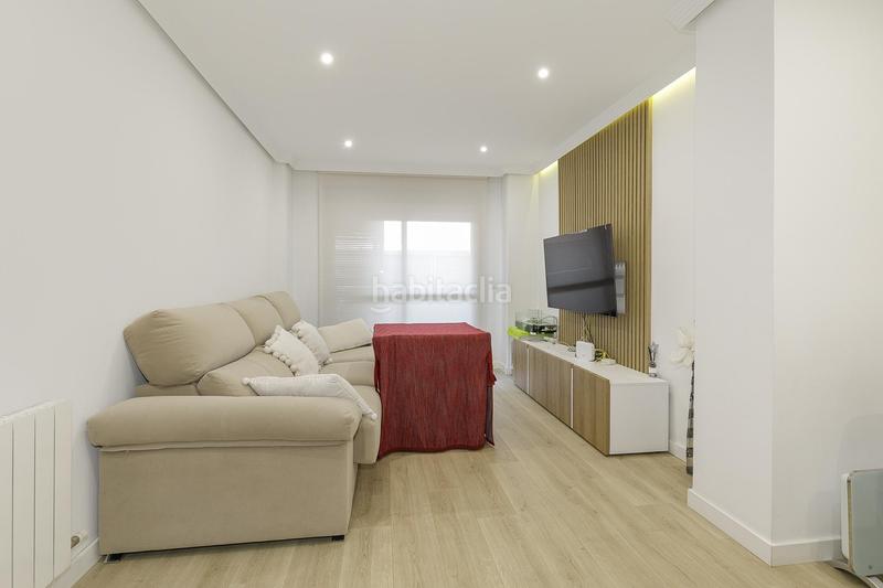 Foto 802e85b1-dc80-4c11-a591-6d596271eaa7. Piso tu nuevo hogar te espera! piso de ensueño con terraza, piscina y listo para entrar a vivir. en Granada
