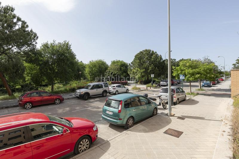 Foto b1aa80f0-d210-4abc-8aaa-7f88ded33e5b. Piso tu nuevo hogar te espera! piso de ensueño con terraza, piscina y listo para entrar a vivir. en Granada