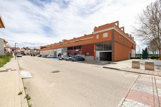 Aparcament cotxe  Calle clara campoamor. Parking en sotano de edificio en granadaaeropuerto