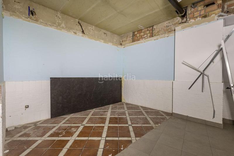 Foto 4d729796-4918-423d-9878-2c55e80041fa. Local comercial local en acera del darro frente al corte inglés! en Granada