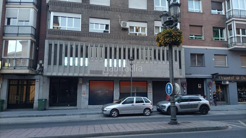 Foto 9bee853b-c5b1-4b3c-a798-0ca0f8b1eccb. Local comercial local en acera del darro frente al corte inglés! en Granada