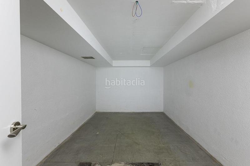 Foto ad8926bc-4e3c-4f29-9eb3-ec3870856745. Local comercial local en acera del darro frente al corte inglés! en Granada