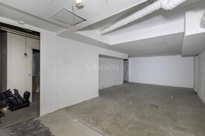 Foto df4da640-69c6-42b0-b20c-90e52f3ec25d. Local comercial local en acera del darro frente al corte inglés! en Granada