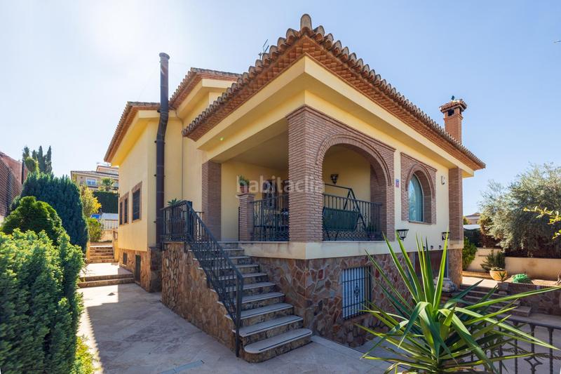 Foto d1d61a95-d3d1-4c7a-a7e2-345498bc5377. Chalet espectacular chalet independiente en el laurel de la reina. la zubia. en Zubia (La)