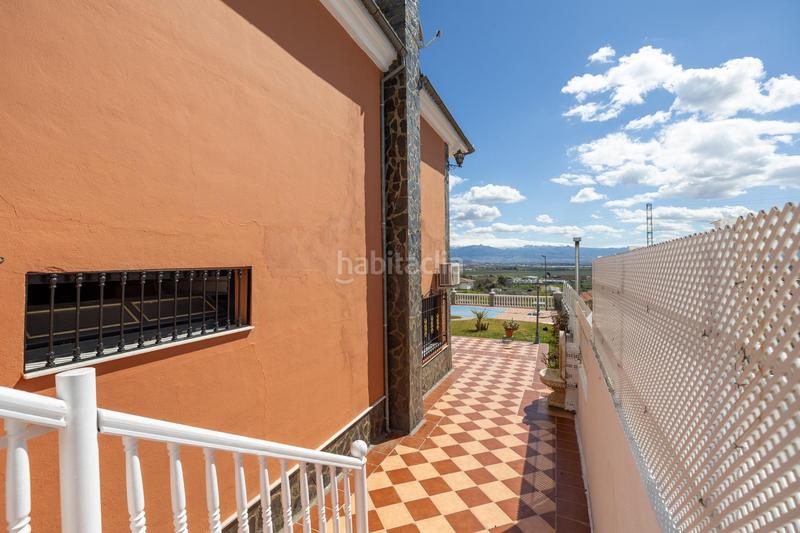 Foto ab048c82-dc87-4287-8cfa-b0b201e6ca1c. Casa espectacular casa independiente con piscina y opcion de terreno urbanizable 2000m2 en Atarfe