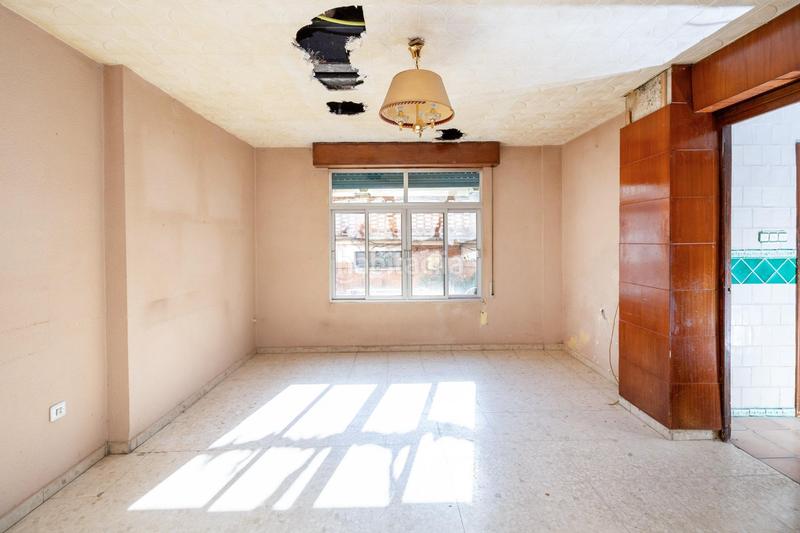Foto 2e661a53-5ba4-4900-a889-b17fe3ebb877. Casa adosada casa con encanto a reformar en plena cuesta del chapiz. patio, varias terrazas y mucho más en Granada