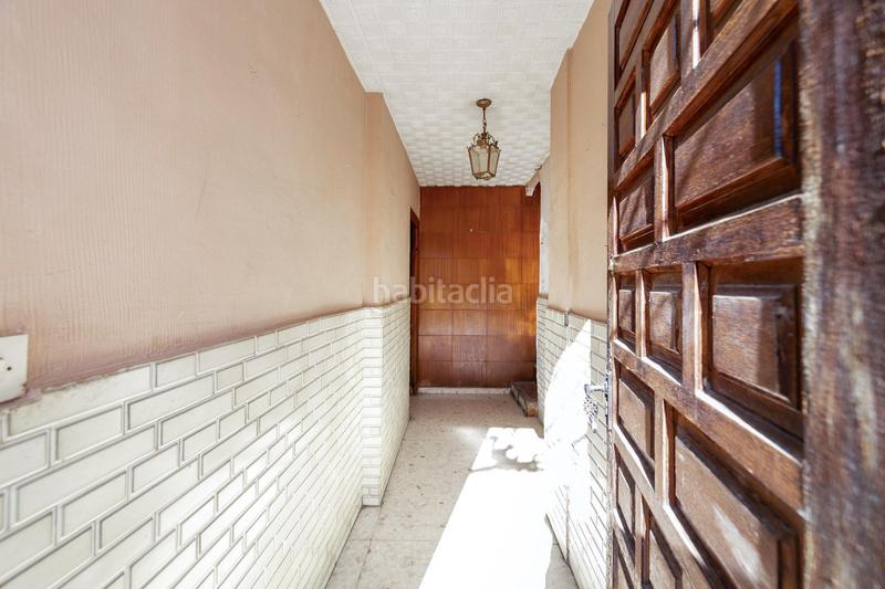 Foto 2f7d9154-632c-44bd-b8e9-7aac273c8d3b. Casa adosada casa con encanto a reformar en plena cuesta del chapiz. patio, varias terrazas y mucho más en Granada