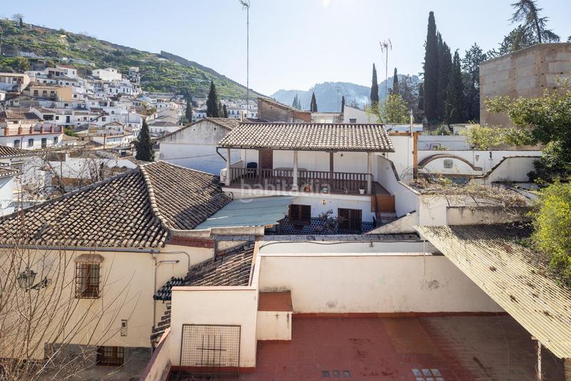 Foto 316906ef-464b-4f56-950a-f4f07027c175. Casa adosada casa con encanto a reformar en plena cuesta del chapiz. patio, varias terrazas y mucho más en Granada