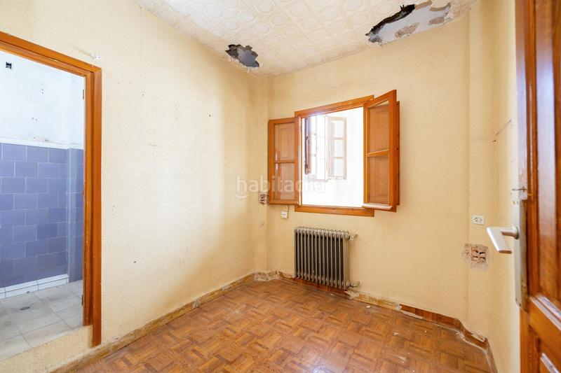 Foto c78b9f2a-b924-4726-b905-2cb7fd49be86. Casa adosada casa con encanto a reformar en plena cuesta del chapiz. patio, varias terrazas y mucho más en Granada