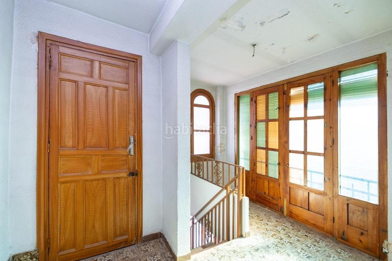 Foto e9b94a3f-e60e-4211-95d1-69ba1a0543d0. Casa adosada casa con encanto a reformar en plena cuesta del chapiz. patio, varias terrazas y mucho más en Granada