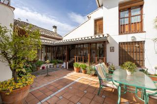 Maison à Barrio de Albaicín. Gran casa en albaicín bajo.