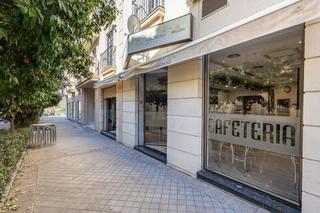 Geschäftsraum in Calle rector lopez argueta 23. Cafetería junto facultades  totalmente instalada!