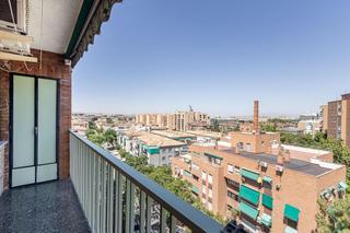 Appartement en Barrio de Zaidn. Piso con 3 dormitorios en alminares del genil