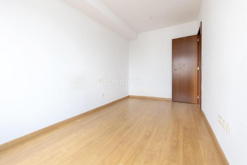 Foto 70fa51e0-c487-46c3-8941-91974477ab1e. Piso tu nuevo hogar en la zubia te espera! en La Zubia Ciudad Zubia (La)