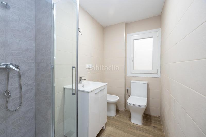 Foto a6cebf53-a15c-46af-a07a-9dc8224abcea. Piso tu nuevo hogar piso moderno en el zaidín en Granada