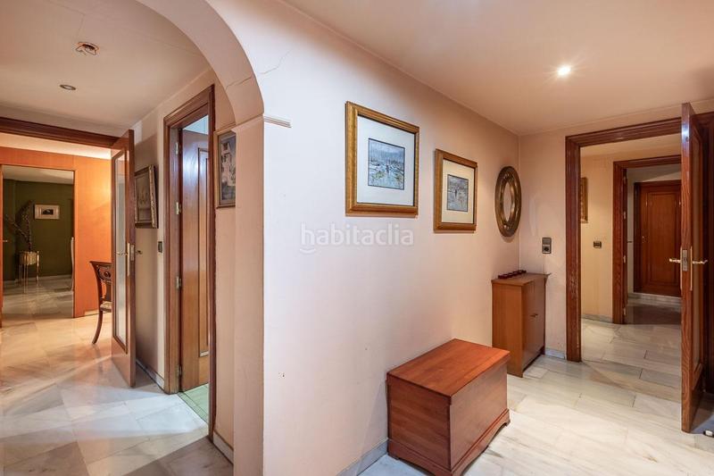 Foto 0a9c9a19-ab1c-4d52-b1be-a4695aca78bc. Piso exclusivo piso con jardín privativo en una de las mejores urbanizaciones en Granada