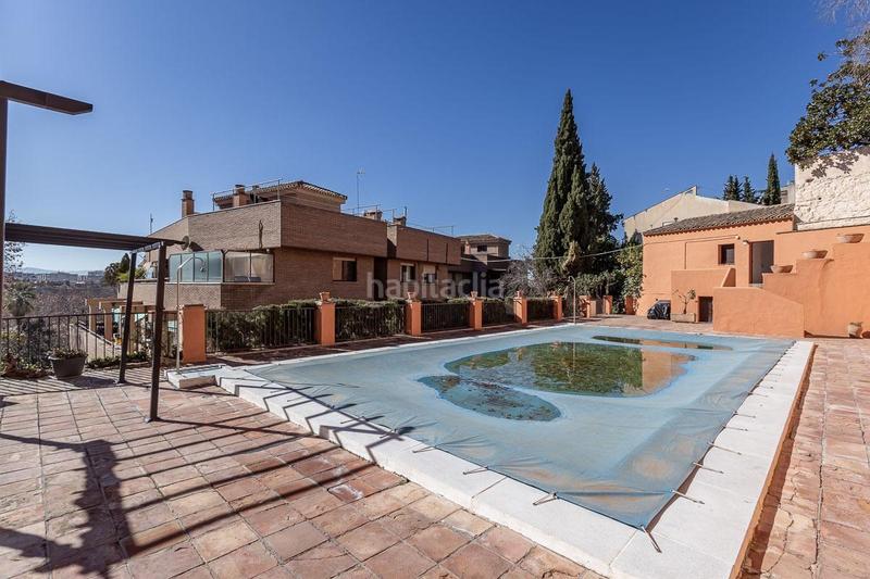 Foto 5b098474-a6a9-49ed-bb9d-f711233dcae2. Piso exclusivo piso con jardín privativo en una de las mejores urbanizaciones en Granada