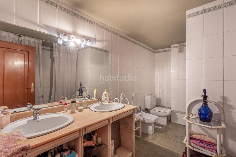 Foto dac5074d-8d8c-45f6-abed-9e4afb9aa735. Piso exclusivo piso con jardín privativo en una de las mejores urbanizaciones en Granada