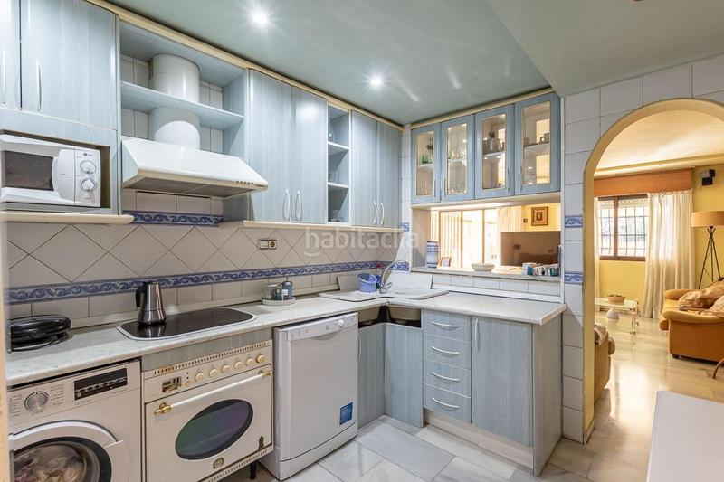 Foto ede2983c-a53a-493f-aa4d-ca32bd82d88f. Piso exclusivo piso con jardín privativo en una de las mejores urbanizaciones en Granada