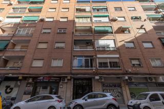 Piso  Santisteban marquez. Gran piso a reformar junto a arabial