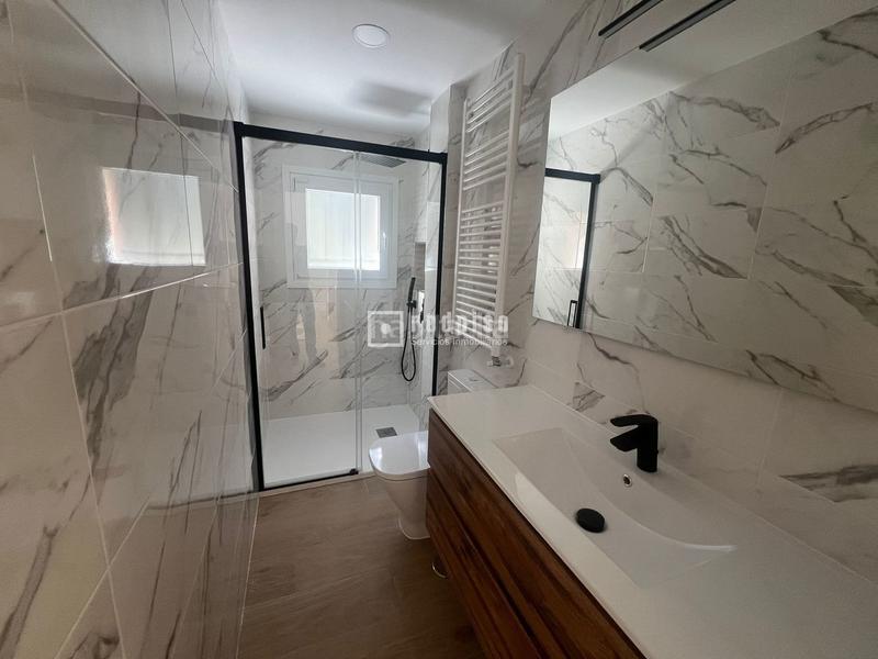 Foto 4ba560d5-aed2-4072-88ec-982c8091a29c. Piso calidad, diseño y confort en el corazón de Aluche. en Madrid