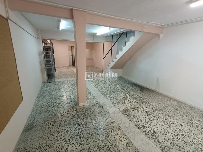Foto 87ae68f6-4669-47a8-8dd8-8653cf0987d8. Local comercial  en venta en la calle illescas en Madrid