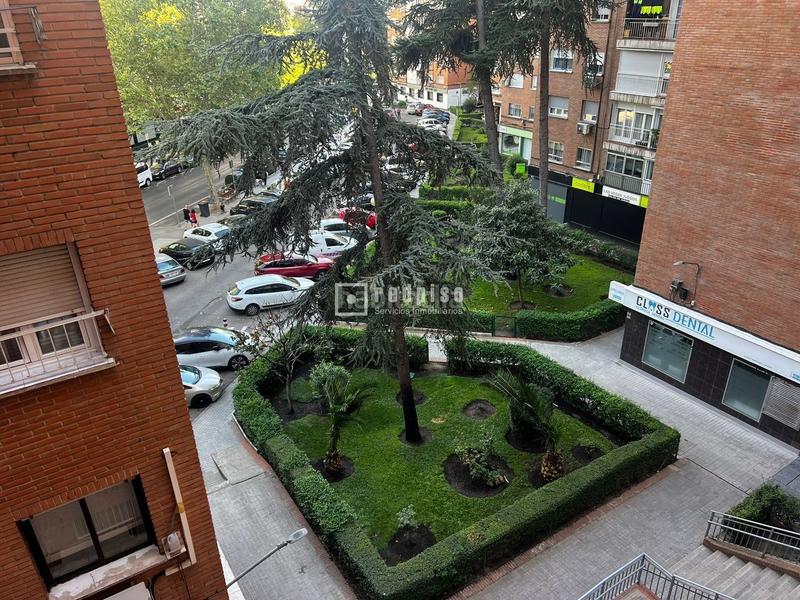 Foto e71a93fb-d095-4f2d-9179-210571581a9c. Piso oportunidad única en urbanización baleares! en Madrid
