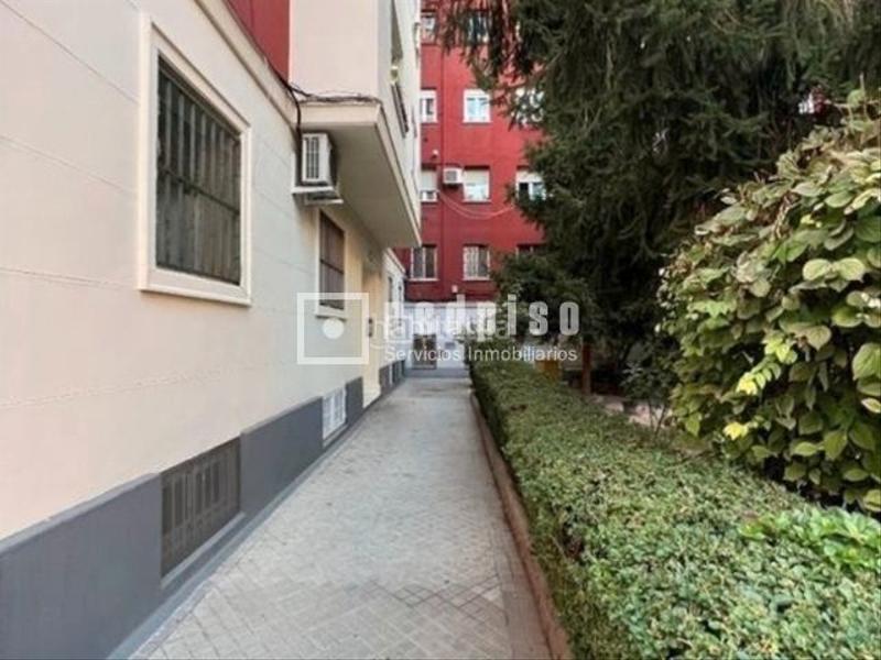 Foto 4d84e3f1-427e-468e-ad24-18ed99ea9a52. Piso estupendo inmueble en barrio la Concepción scedula en Madrid