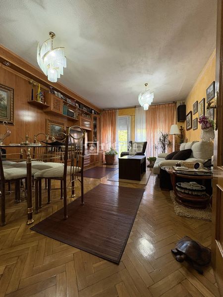 Foto c6ab0eeb-8cc4-4dc6-9bb0-a162cd548127. Flat with parking in San Pascual Madrid