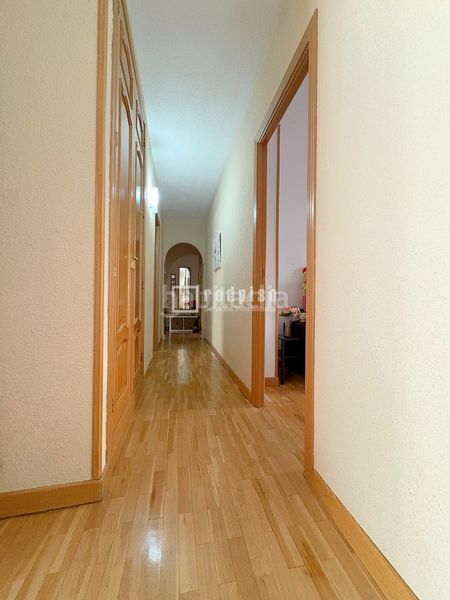 Foto aa114450-c557-4fc1-bcbb-2f7a91e3d46a. Pis amb aparcament a San Pascual Madrid