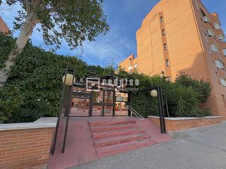 Pis en San Pascual. Amplio piso de 4 dormitorios con terraza, garaje y trastero en u