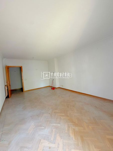 Foto 49f04f53-025c-4c4d-8547-00c371ce4e4a. Pis a San Pascual Madrid