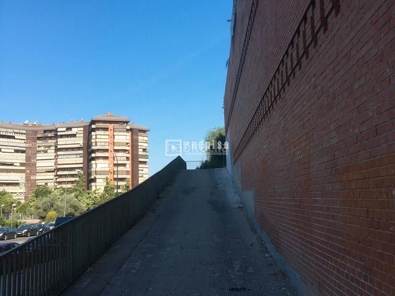 Foto 155fdf0c-fe4f-4272-b63c-bdd391b102a9. Location parking voiture dans Media Legua Madrid