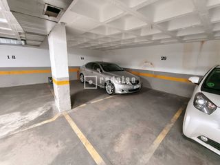 Aparcament cotxe  De bravo murillo. Plaza de garaje en venta en calle bravo murillo con acceso por f