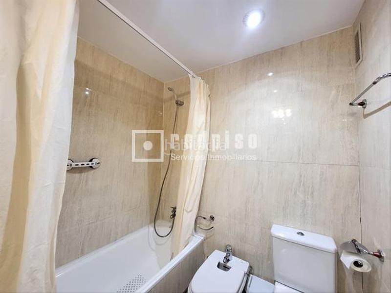 Foto d2b253fb-e747-4c46-a15a-e4efdd915a6b. Pis amb calefacció aparcament piscina a Brezo Valdemoro