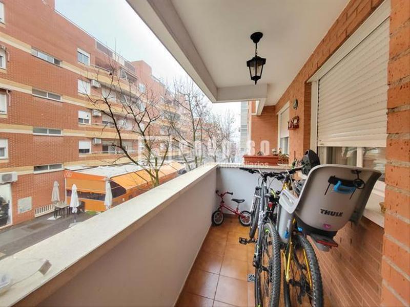 Foto f3107fae-798c-4730-92ea-873860e767aa. Pis amb calefacció aparcament piscina a Brezo Valdemoro