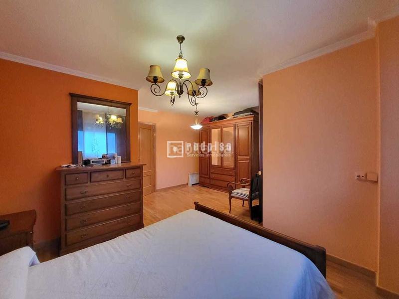 Foto 023528cd-f7da-4c3d-9c1f-ad0d17bbaf91. Piso tu nuevo hogar te espera! finca del 2003 con ascensor, espectacular piso de tres dormitorios, dos baños y plaza de garaje. en Valdemoro