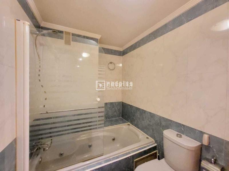 Foto 2ce9e55f-6671-419b-a07a-aa102c2e8099. Piso tu nuevo hogar te espera! finca del 2003 con ascensor, espectacular piso de tres dormitorios, dos baños y plaza de garaje. en Valdemoro
