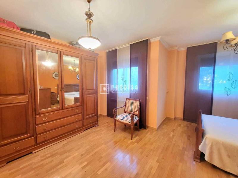 Foto 695fe070-0f61-4417-830c-9d6a22f45bc3. Piso tu nuevo hogar te espera! finca del 2003 con ascensor, espectacular piso de tres dormitorios, dos baños y plaza de garaje. en Valdemoro