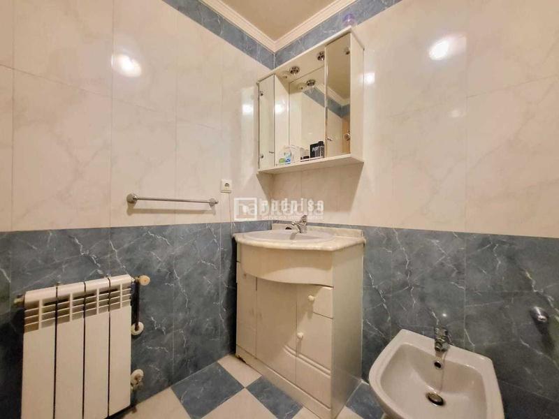 Foto b09ed8e1-43fb-4631-8c2b-a87a2a606608. Piso tu nuevo hogar te espera! finca del 2003 con ascensor, espectacular piso de tres dormitorios, dos baños y plaza de garaje. en Valdemoro