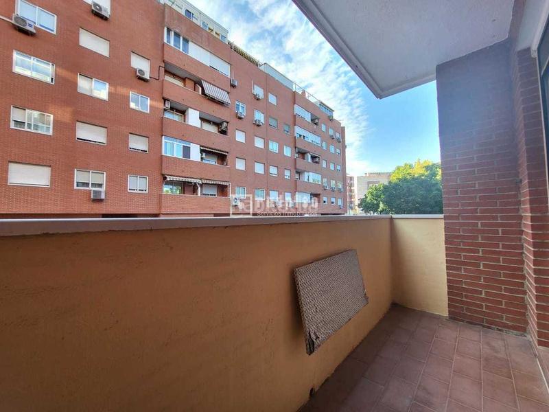 Foto b6d5825f-cac3-4157-957d-641f073768ce. Piso tu nuevo hogar te espera! finca del 2003 con ascensor, espectacular piso de tres dormitorios, dos baños y plaza de garaje. en Valdemoro