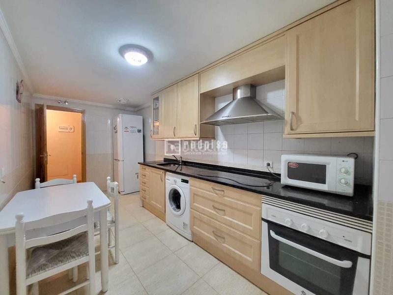 Foto bbc77f48-8d12-4ab7-ae32-806f2e0b93bc. Piso tu nuevo hogar te espera! finca del 2003 con ascensor, espectacular piso de tres dormitorios, dos baños y plaza de garaje. en Valdemoro
